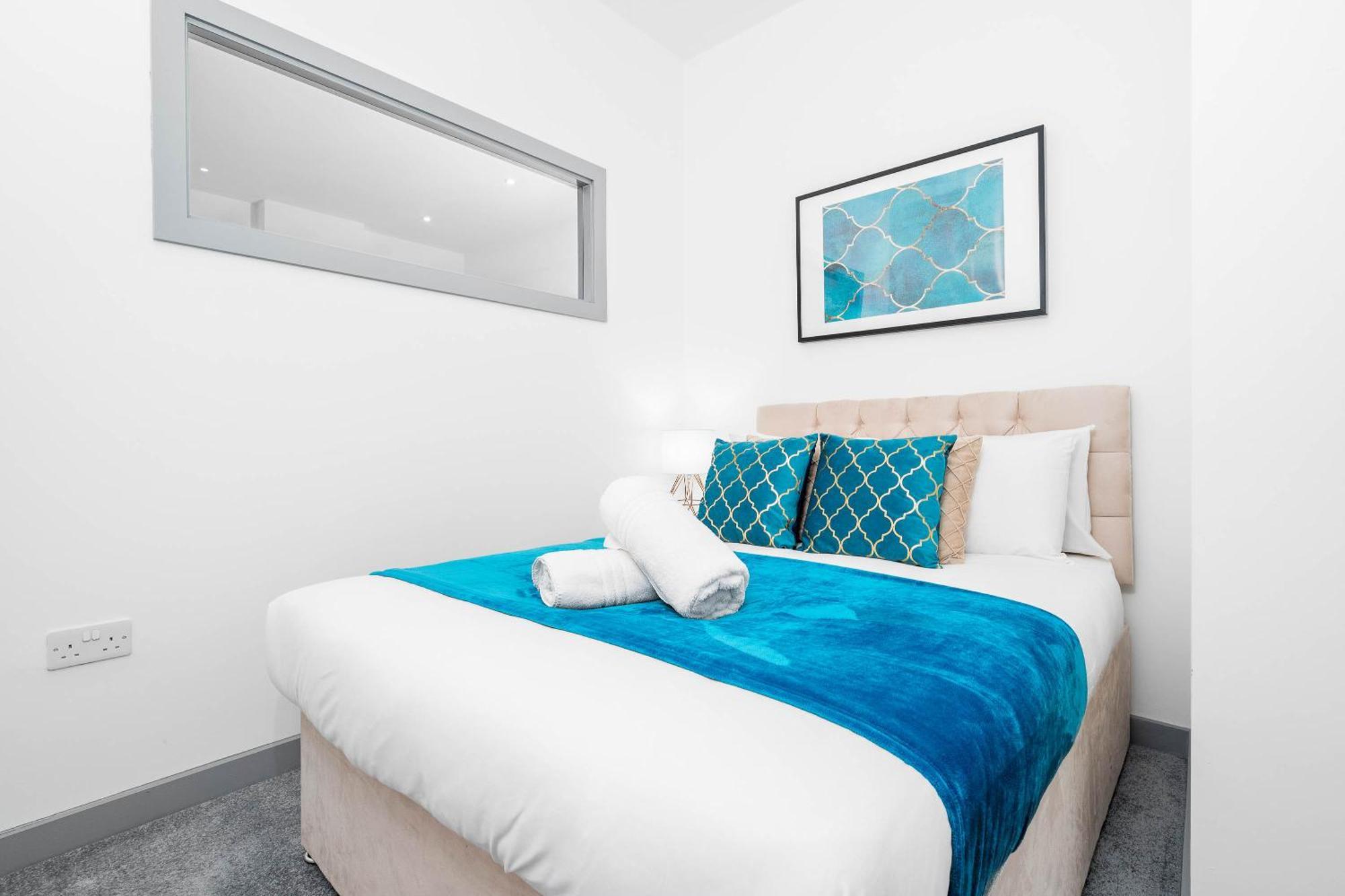 Modern Apartment In Brierley Hill - Secure Parking - Wifi & Netflix - Excellent Value - 11O المظهر الخارجي الصورة